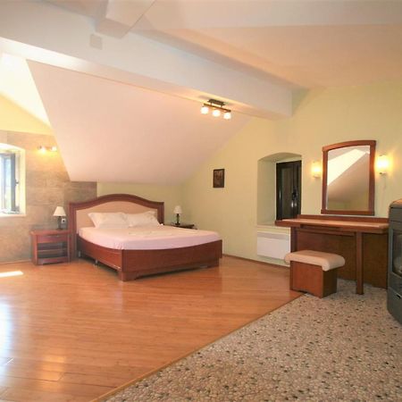 Holiday Home Ametist โกตอร์ ภายนอก รูปภาพ