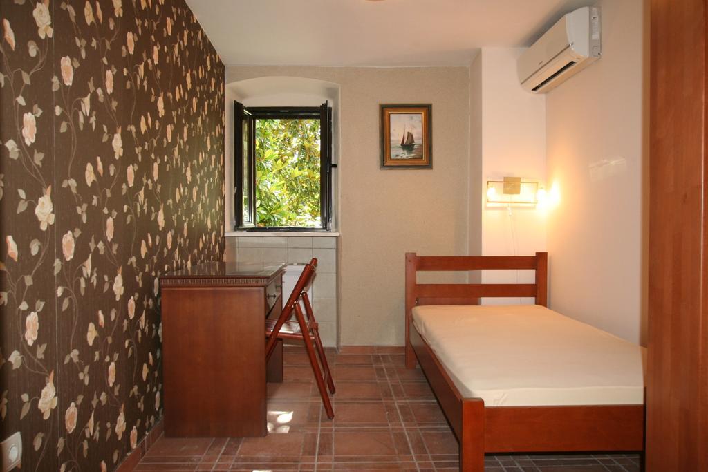 Holiday Home Ametist โกตอร์ ภายนอก รูปภาพ