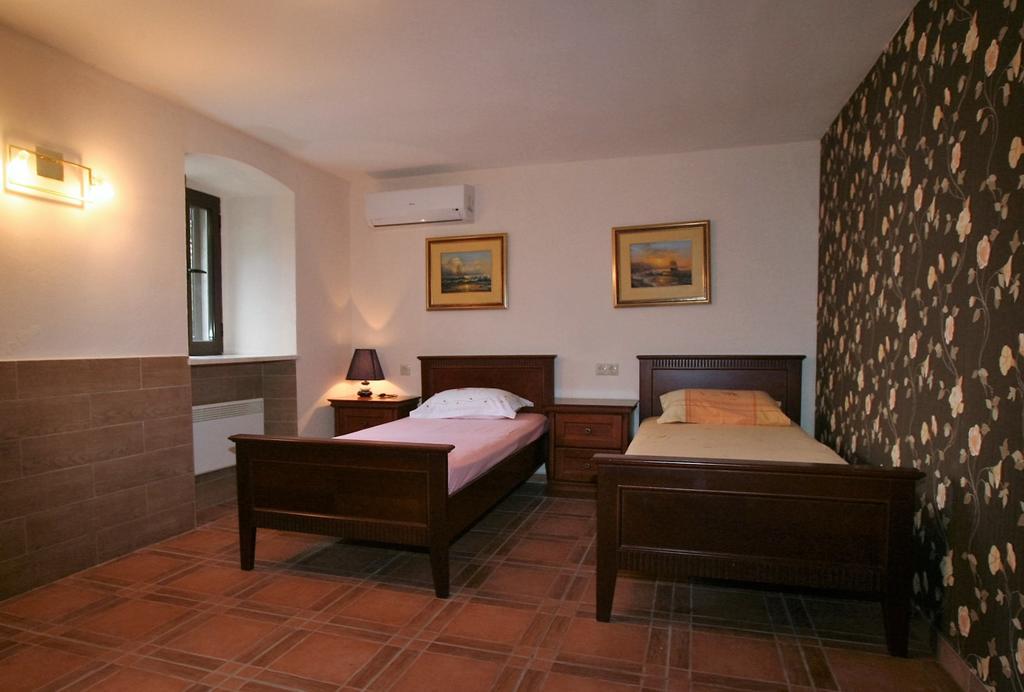 Holiday Home Ametist โกตอร์ ภายนอก รูปภาพ