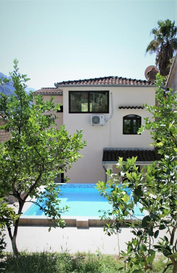 Holiday Home Ametist โกตอร์ ภายนอก รูปภาพ