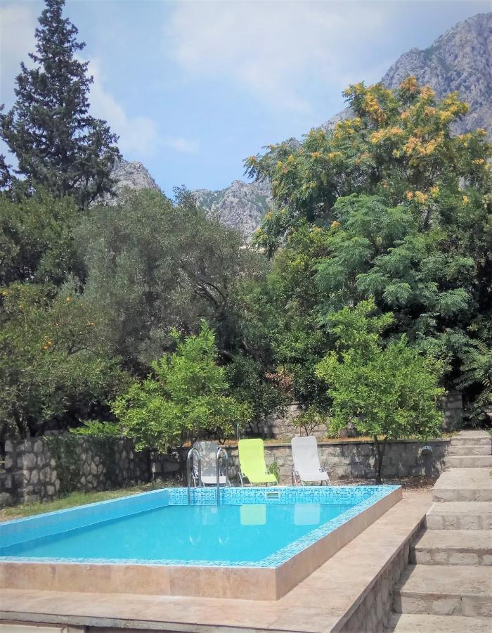 Holiday Home Ametist โกตอร์ ภายนอก รูปภาพ